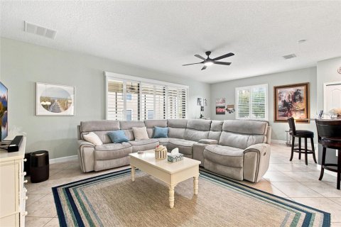House in Davenport, Florida 3 bedrooms, 176.79 sq.m. № 2354336 - photo 15