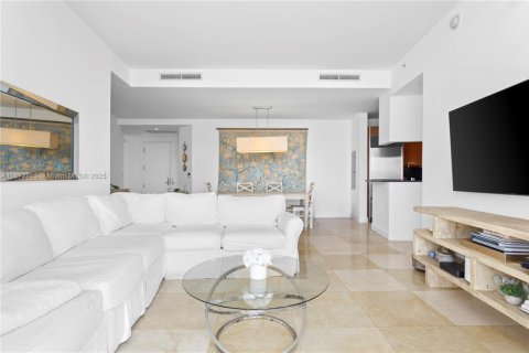 Condo in Miami, Florida, 1 bedroom  № 1922269 - photo 6