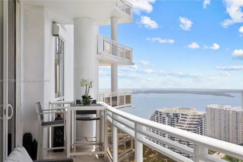 Condo in Miami, Florida, 1 bedroom  № 1922269 - photo 4