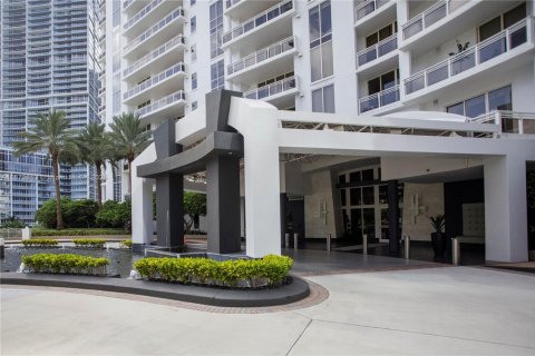 Condo in Miami, Florida, 1 bedroom  № 1922269 - photo 20
