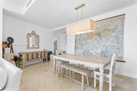 Condo in Miami, Florida, 1 bedroom  № 1922269 - photo 7