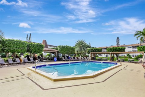 Condo in Lauderdale Lakes, Florida, 2 bedrooms  № 1864721 - photo 24