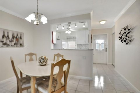 Condo in Lauderdale Lakes, Florida, 2 bedrooms  № 1864721 - photo 5