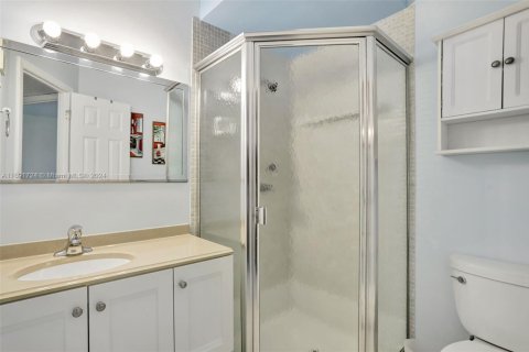 Condo in Lauderdale Lakes, Florida, 2 bedrooms  № 1864721 - photo 17