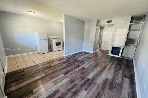 Casa en venta en Jacksonville, Florida, 2 dormitorios, 63.36 m2 № 2152473 - foto 11