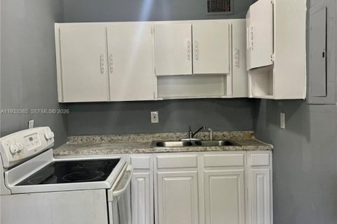 Casa en venta en Jacksonville, Florida, 2 dormitorios, 63.36 m2 № 2152473 - foto 3