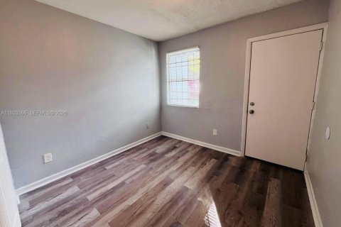 Casa en venta en Jacksonville, Florida, 2 dormitorios, 63.36 m2 № 2152473 - foto 10