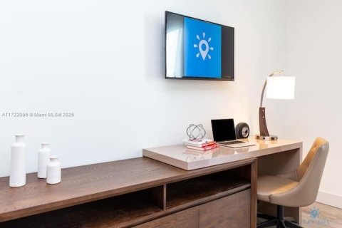 Condo in Hollywood, Florida  № 2053897 - photo 6