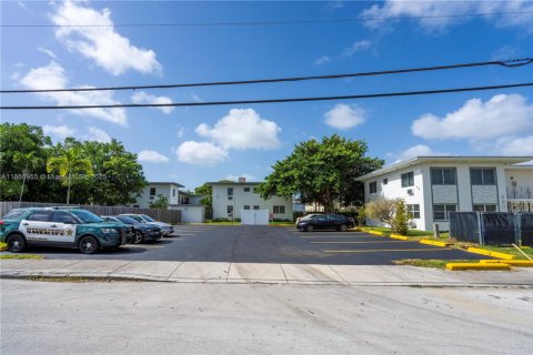 Apartment in Miami, Florida 41.81 sq.m. № 1927199 - photo 4