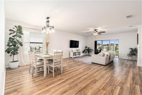 House in Wimauma, Florida 4 bedrooms, 200.76 sq.m. № 1525343 - photo 7