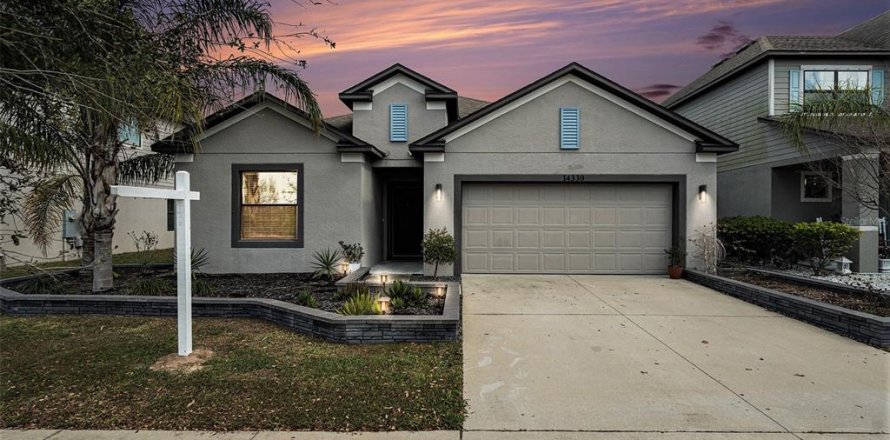 House in Wimauma, Florida 4 bedrooms, 200.76 sq.m. № 1525343