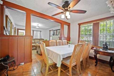 Villa ou maison à vendre à Miami, Floride: 2 chambres, 101.45 m2 № 2085702 - photo 10