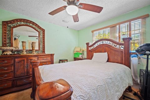 Villa ou maison à vendre à Miami, Floride: 2 chambres, 101.45 m2 № 2085702 - photo 18