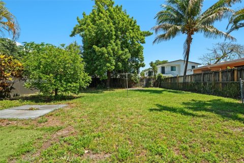 Villa ou maison à vendre à Miami, Floride: 2 chambres, 101.45 m2 № 2085702 - photo 24