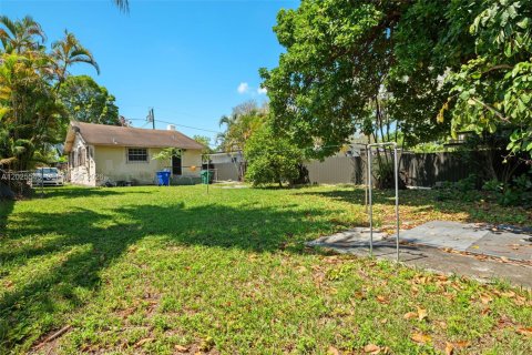 Villa ou maison à vendre à Miami, Floride: 2 chambres, 101.45 m2 № 2085702 - photo 23