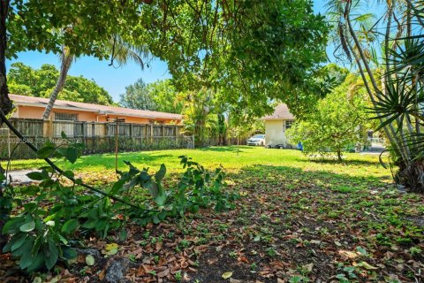 Villa ou maison à vendre à Miami, Floride: 2 chambres, 101.45 m2 № 2085702 - photo 25