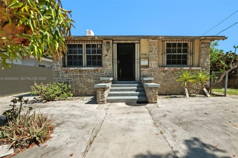 Villa ou maison à vendre à Miami, Floride: 2 chambres, 101.45 m2 № 2085702 - photo 2