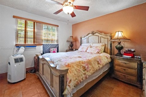 Villa ou maison à vendre à Miami, Floride: 2 chambres, 101.45 m2 № 2085702 - photo 15