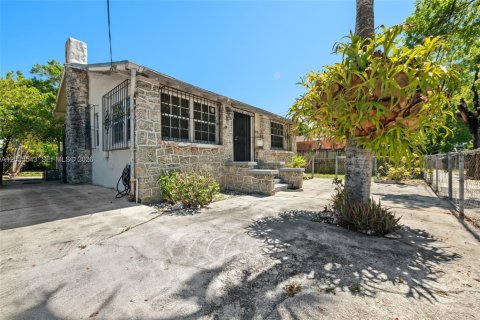Villa ou maison à vendre à Miami, Floride: 2 chambres, 101.45 m2 № 2085702 - photo 21