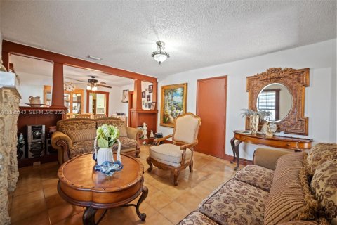 Villa ou maison à vendre à Miami, Floride: 2 chambres, 101.45 m2 № 2085702 - photo 9