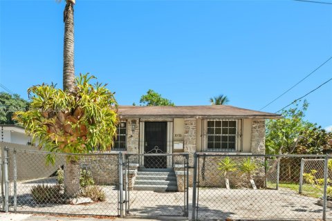 Villa ou maison à Miami, Floride 2 chambres, 101.45 m2 № 2085702