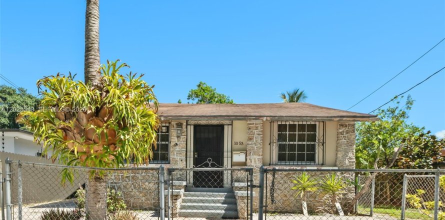 Villa ou maison à Miami, Floride 2 chambres, 101.45 m2 № 2085702