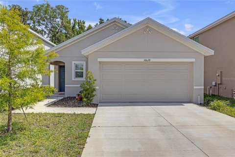 House in Dade City, Florida 3 bedrooms, 140.84 sq.m. № 1725503 - photo 1