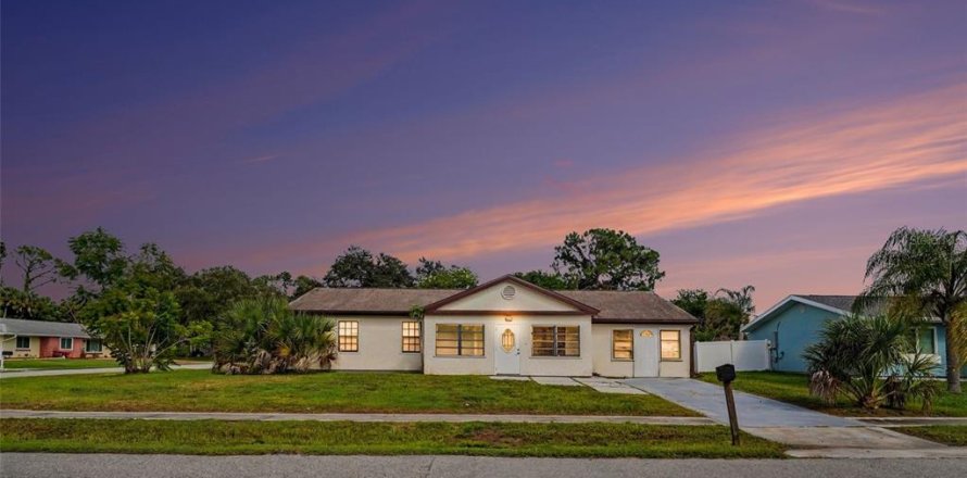 Villa ou maison à North Port, Floride 3 chambres, 158.86 m2 № 2283970