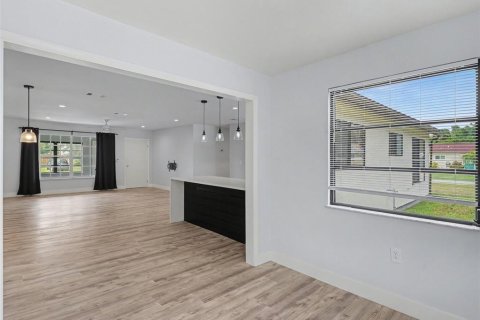 Villa ou maison à vendre à North Port, Floride: 3 chambres, 158.86 m2 № 2283970 - photo 7
