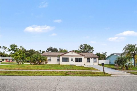 Villa ou maison à vendre à North Port, Floride: 3 chambres, 158.86 m2 № 2283970 - photo 2