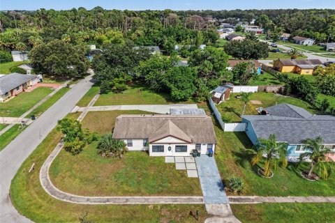 Villa ou maison à vendre à North Port, Floride: 3 chambres, 158.86 m2 № 2283970 - photo 30