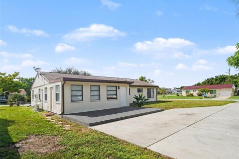Villa ou maison à vendre à North Port, Floride: 3 chambres, 158.86 m2 № 2283970 - photo 28