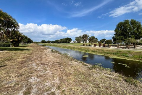 Condo in Lake Worth, Florida, 2 bedrooms № 2261239 - photo 20