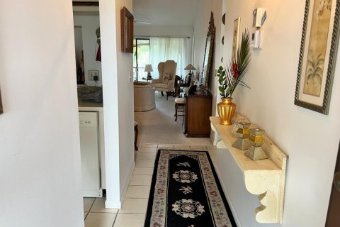Condo in Lake Worth, Florida, 2 bedrooms № 2261239 - photo 4