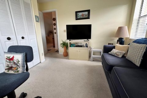 Condo in Lake Worth, Florida, 2 bedrooms № 2261239 - photo 8
