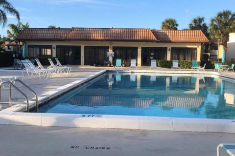 Condo in Lake Worth, Florida, 2 bedrooms № 2261239 - photo 28