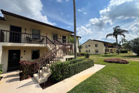Condo in Lake Worth, Florida, 2 bedrooms № 2261239 - photo 2