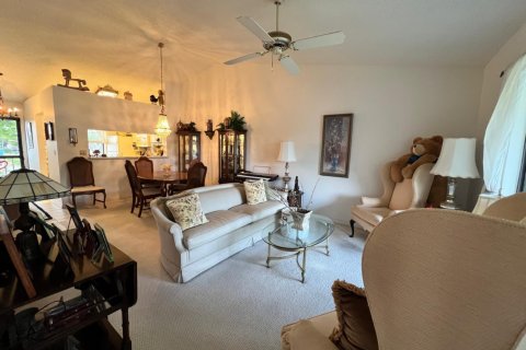 Condo in Lake Worth, Florida, 2 bedrooms № 2261239 - photo 10
