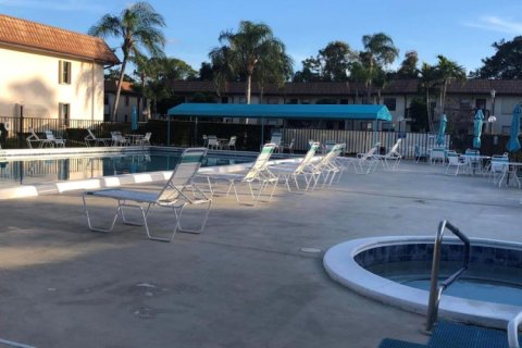 Condo in Lake Worth, Florida, 2 bedrooms № 2261239 - photo 29