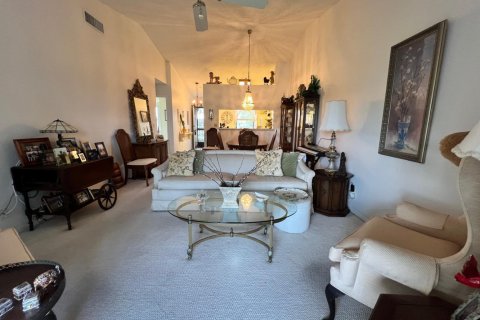 Condo in Lake Worth, Florida, 2 bedrooms № 2261239 - photo 12