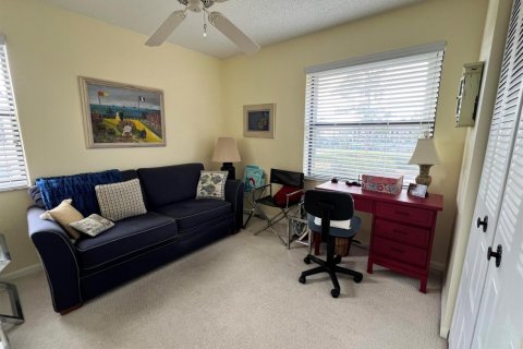 Condo in Lake Worth, Florida, 2 bedrooms № 2261239 - photo 7