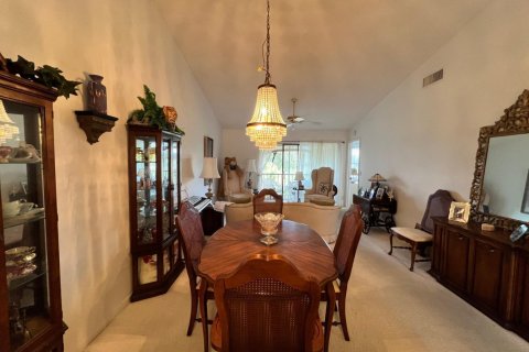 Condo in Lake Worth, Florida, 2 bedrooms № 2261239 - photo 13