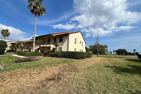 Condo in Lake Worth, Florida, 2 bedrooms № 2261239 - photo 22