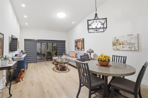 Купить виллу или дом в Лейк-Уорт, Флорида 4 комнаты, 104.33м2, № 2096739 - фото 8