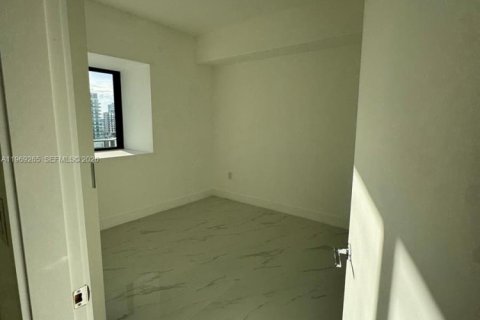 Снять в аренду квартиру в Майами, Флорида 3 спальни, 152.45м2, № 2030039 - фото 5