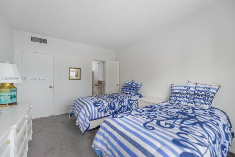 Copropriété à louer à Hallandale Beach, Floride: 3 chambres, 161.65 m2 № 2168791 - photo 20