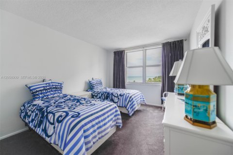 Copropriété à louer à Hallandale Beach, Floride: 3 chambres, 161.65 m2 № 2168791 - photo 19