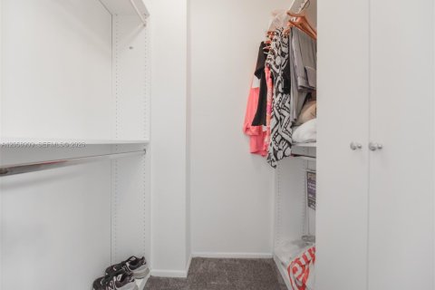 Copropriété à louer à Hallandale Beach, Floride: 3 chambres, 161.65 m2 № 2168791 - photo 18
