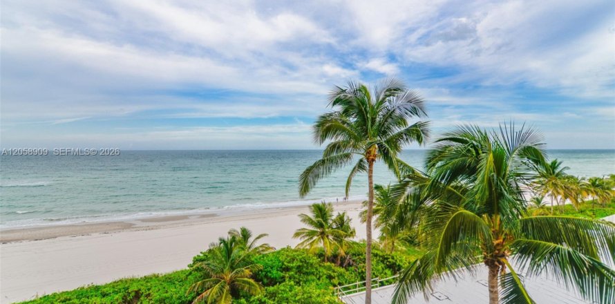 Condo à Hallandale Beach, Floride, 3 chambres  № 2168791