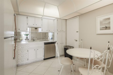 Copropriété à louer à Hallandale Beach, Floride: 3 chambres, 161.65 m2 № 2168791 - photo 23